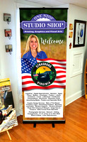 Tall retractable banner